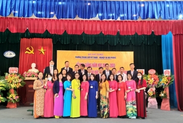 Trường Trung cấp Kỹ thuật - Nghiệp vụ Hải Phòng tổ chức Khai giảng năm học mới 2021 - 2022 và Kỷ niệm 39 năm ngày Nhà giáo Việt Nam (20/11/1982 - 20/11/2021)
